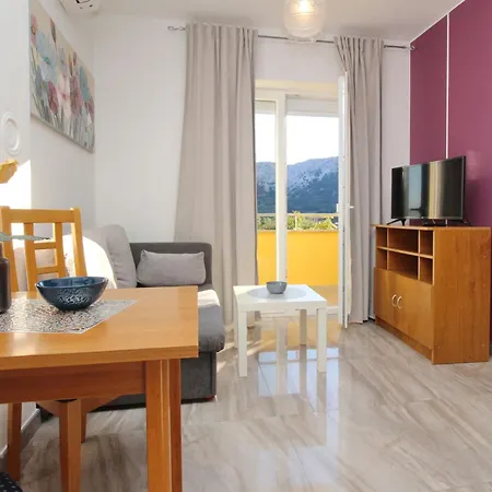 In Mit Eigenem Balkon By Interhome Apartman *