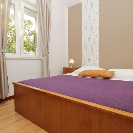In Mit Eigenem Balkon By Interhome Apartamento Baška