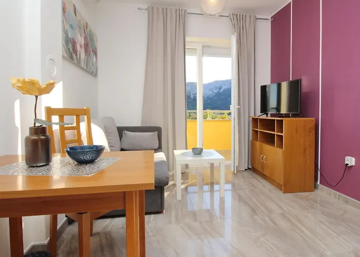 In Mit Eigenem Balkon By Interhome Apartman *